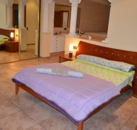 Villa Canyelles *